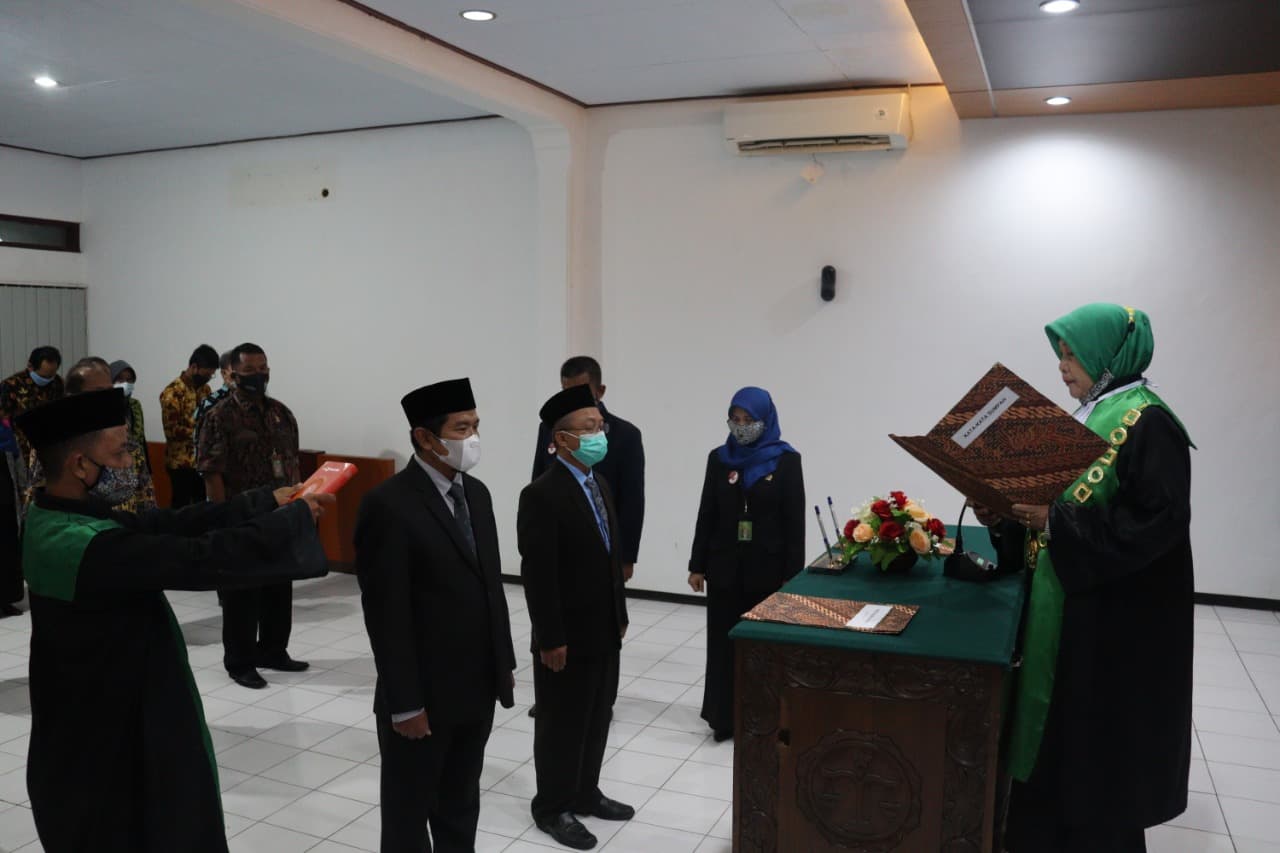 Pelantikan dan Pengambilan Sumpah Jabatan serta Pisah Sambut Panitera dan Panitera Muda Hukum Pengadilan Agama Tuban