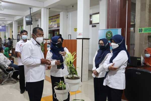 Tim Hakim Tinggi Pengawas Daerah dari  Pengadilan Tinggi Agama Surabaya melakukan pengawasan regular pada Pengadilan Agama  Tuban