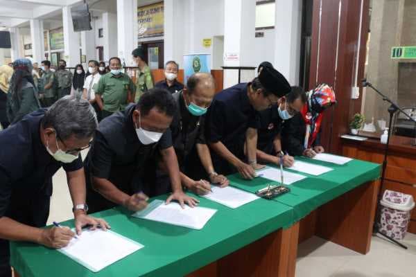 Penandatanganan Komitmen dan Pakta Integritas Pembangunan Zona Integritas