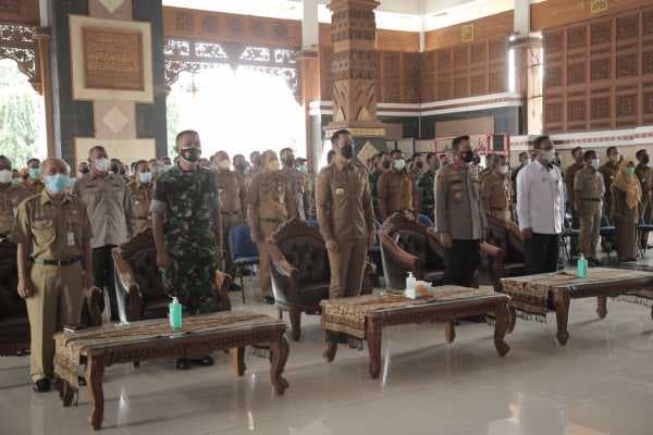 KETUA PENGADILAN AGAMA TUBAN HADIRI ACARA EVALUASI MOBIL VAKSIN PEDESAAN BERSAMA FORKOPIMDA KABUPATEN TUBAN