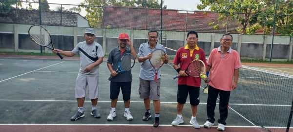 Tennis itu menyehatkan