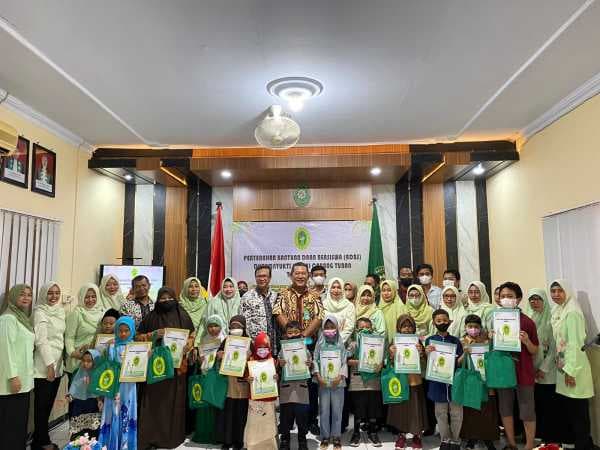 Penyerahan Bantuan Dana Bea Siswa (BDBS) oleh DYK Cabang Tuban