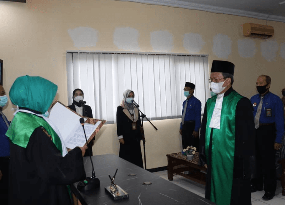 PELANTIKAN HAKIM DAN PENGANTAR ALIH TUGAS WAKIL KETUA DAN HAKIM PENGADILAN AGAMA TUBAN