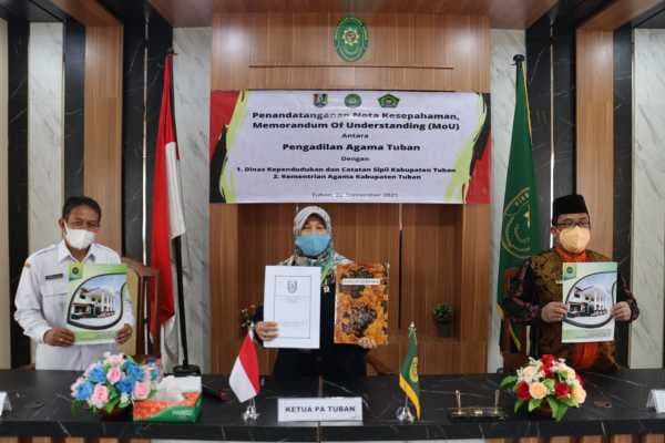 DEKATKAN DENGAN MASYARAKAT PA TUBAN INISIASI KERJASAMA DENGAN KEMENAG DAN DUKCAPIL TUBAN.