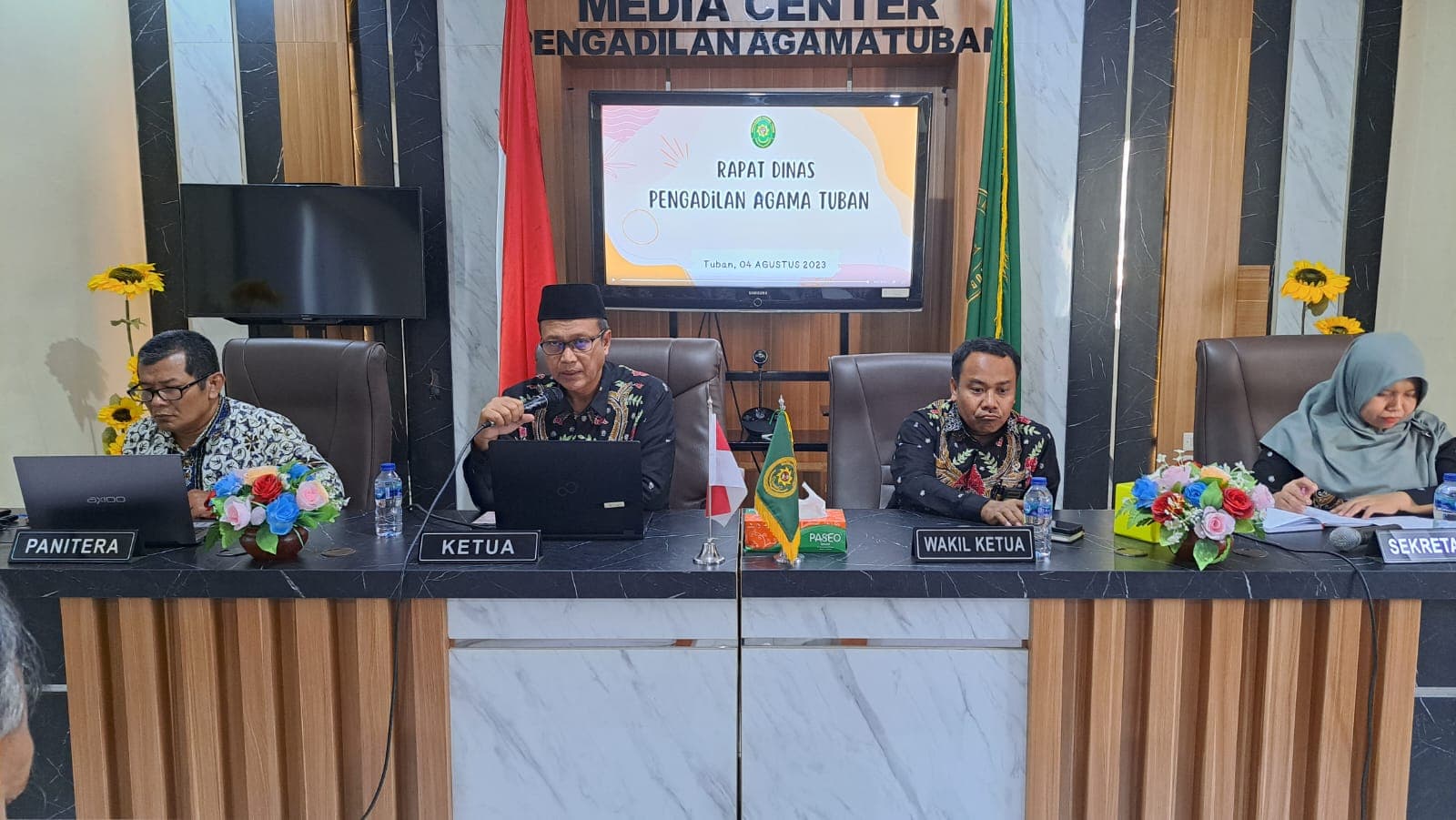 Tingkatkan Semangat Kinerja, Pimpinan PA Tuban Lakukan Rapat Dinas Sekaligus Monev
