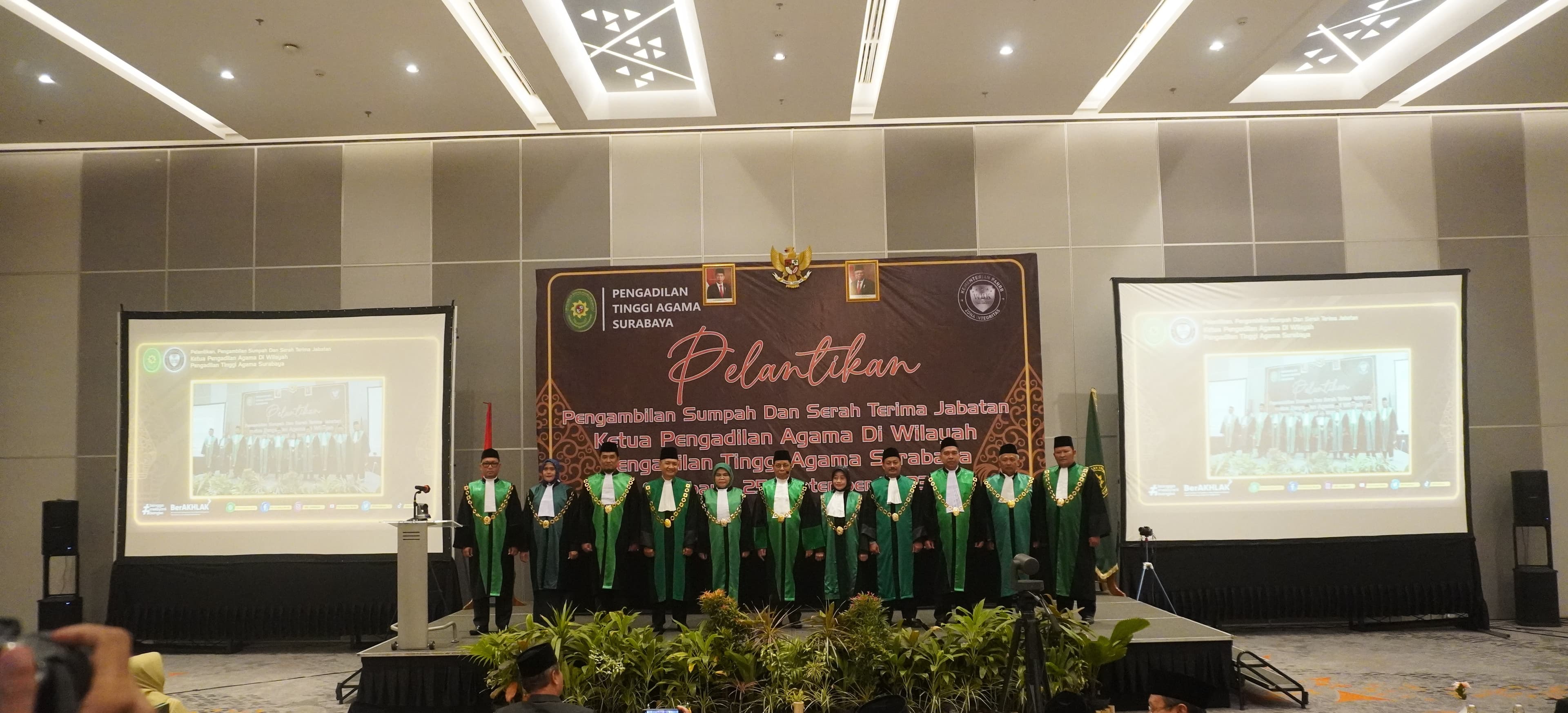 Pimpinan PA Tuban menghadiri Pelantikan, Pengambilan Sumpah dan Serah Terima Jabatan Ketua Pengadilan Agama di Wilayah PTA Surabaya