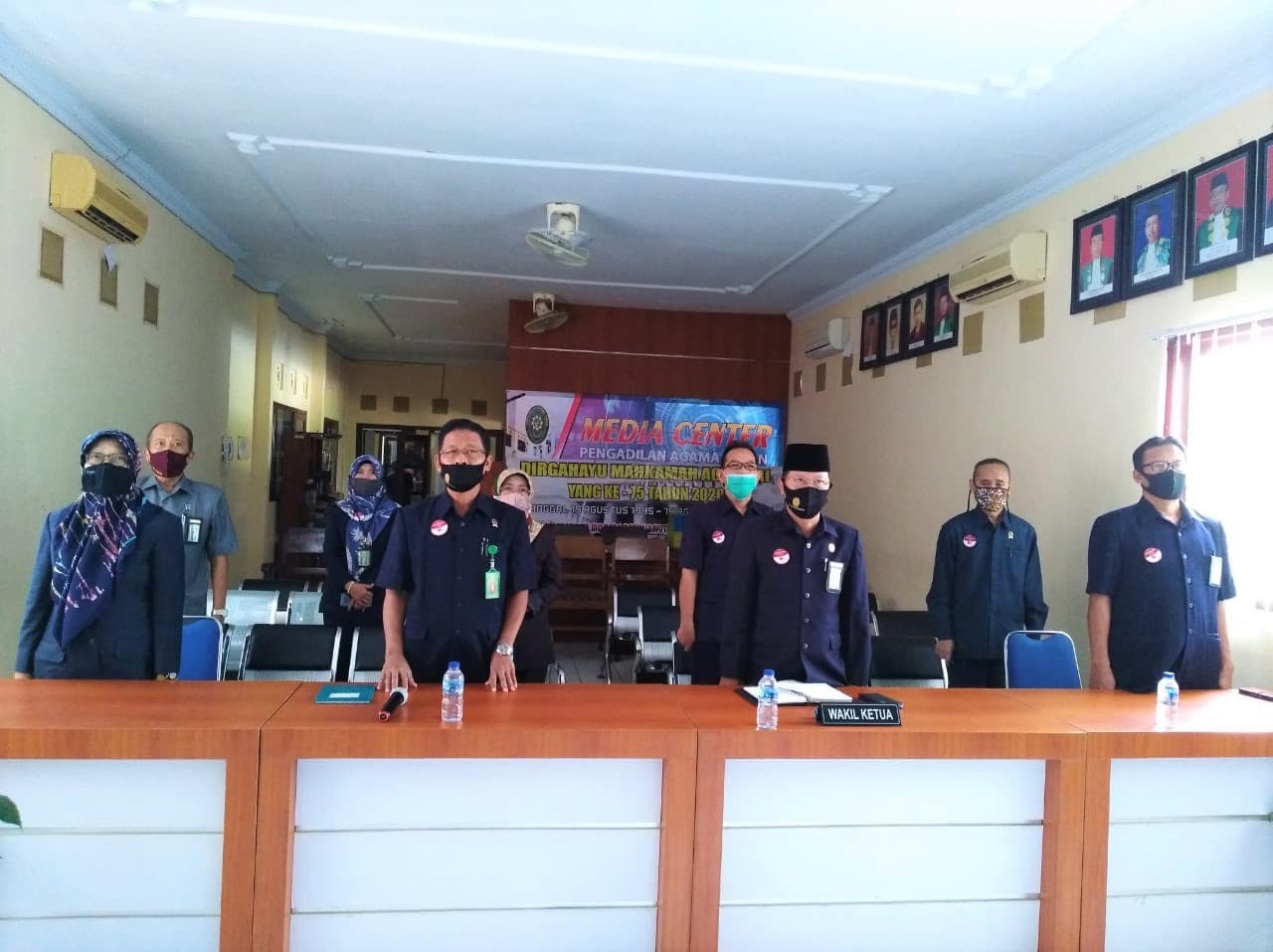 SEGENAP PIMPINAN DAN HAKIM IKUTI PEMBINAAN TEKNIS DAN ADMINISTRASI PERADILAN SECARA DARING