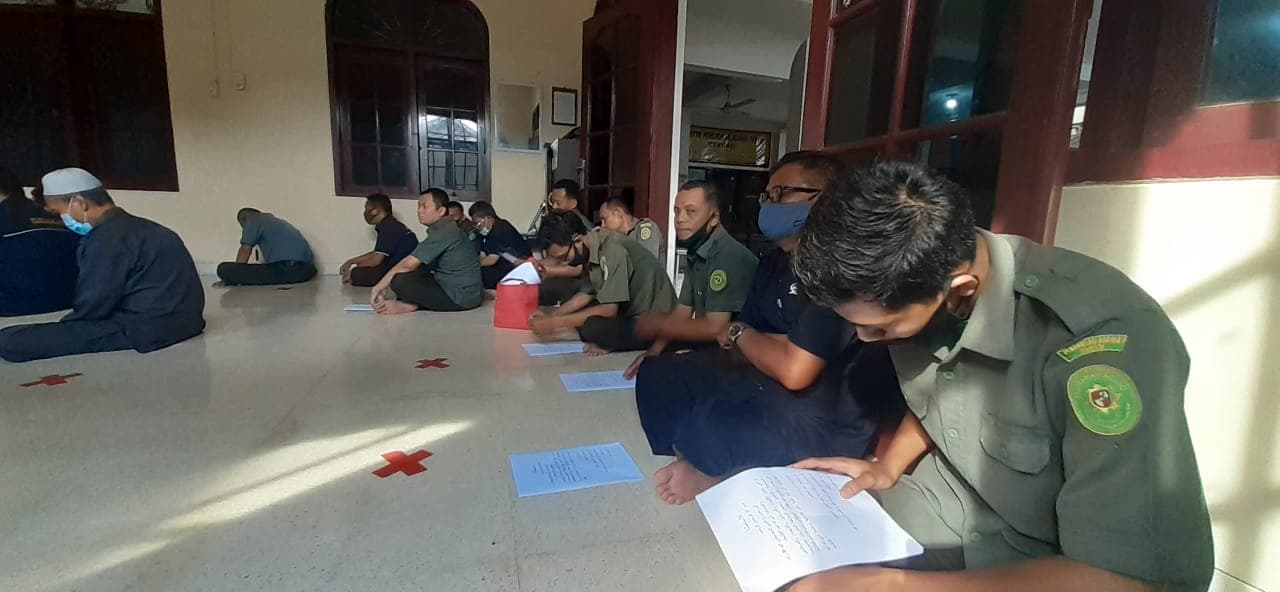 HADAPI DESK EVALUASI PEMBANGUNAN ZI PENGADILAN AGAMA TUBAN GELAR DOA BERSAMA